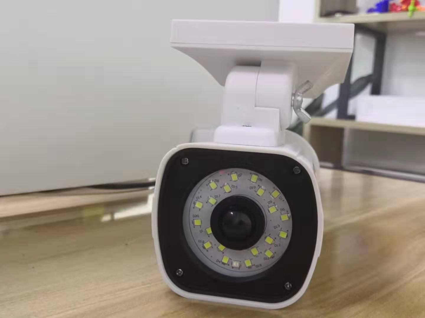 Luz de búsqueda con cámara de simulación solar creativa para patio My stor